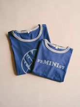 Cargar imagen en el visor de la galería, La tribu de mami camisetas Camiseta Feminist Retro
